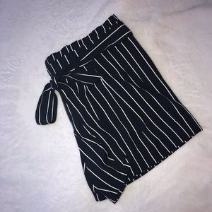 NWOT Banana Republic Tie-Front Shorts